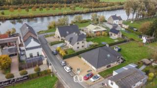 VERKOOP OP LIJFRENTEBouquet = 45.000 euro (onmiddellijk te betalen bij akte)Maandelijkse rente = 891,95 euro (jaarlijkse indexatie) te betalen tot...