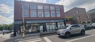 Het leefgedeelten de eetkamer en de keuken meten 55m². Er is veel natuurlijke lichtinval en de ruimtes zijn voorzien van airco units die zowel...