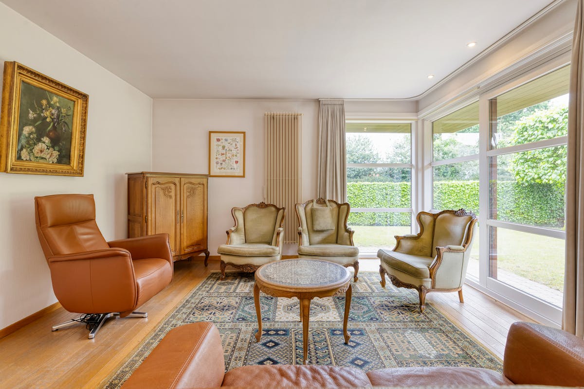 Deze ruime villa op een perceel van 636 m² in Oostrozebeke. - foto 4
