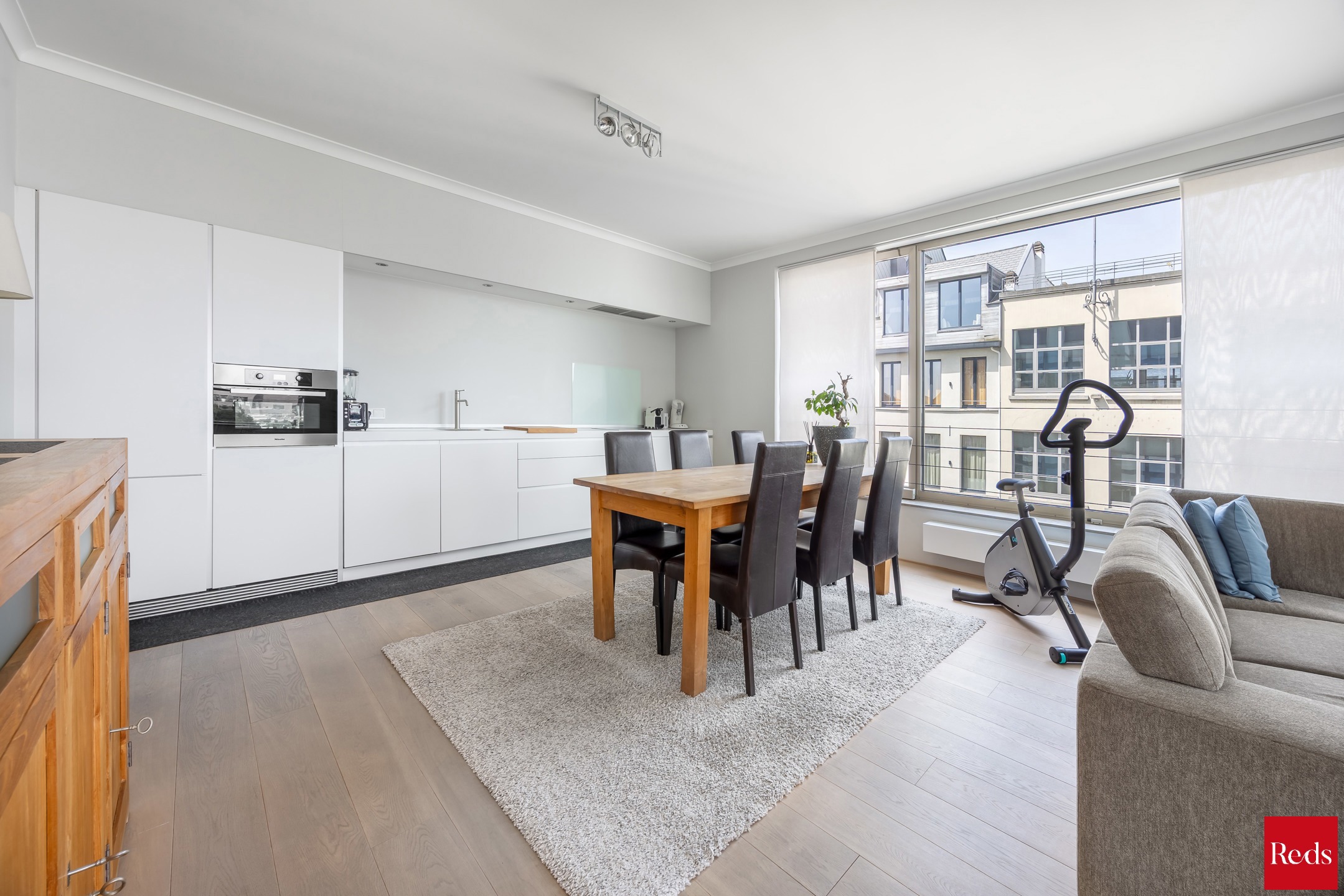 Stijlvol appartement met terras aan het Eilandje - foto 4
