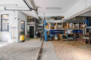 RONSE - Bent u op zoek naar een multifunctioneel handelspand met af te werken loft?Dan is dit pand misschien wel iets voor u! De belangrijkste...