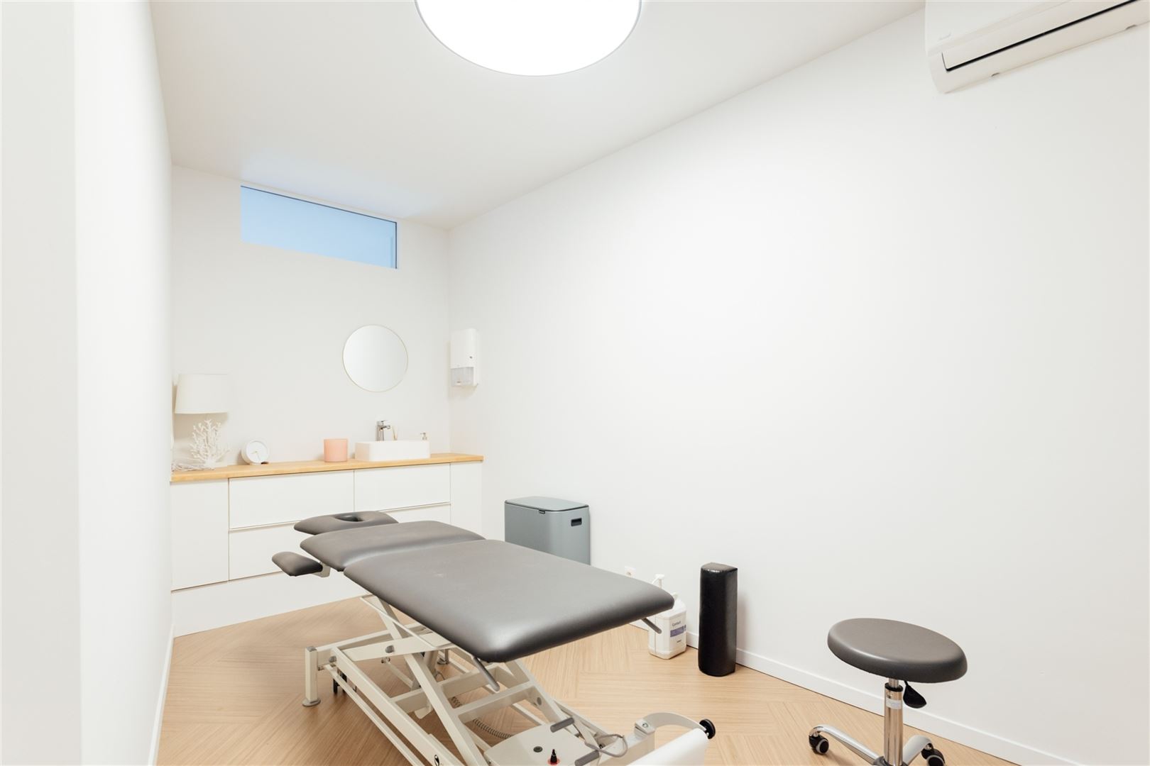 Opbrengsteigendom met praktijk en duplex appartement - foto 5