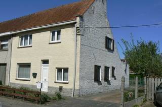 Bent u opzoek naar een rustige gelegen halfopen woning in het hartje van Ieper, dan ben je hier aan het juiste adres.Dit is een renovatieproject die...