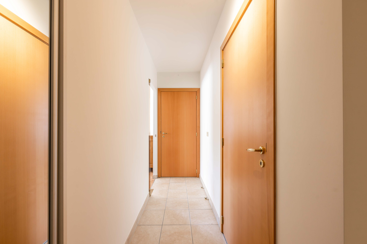 Appartement met garage te Meulebeke. - foto 5