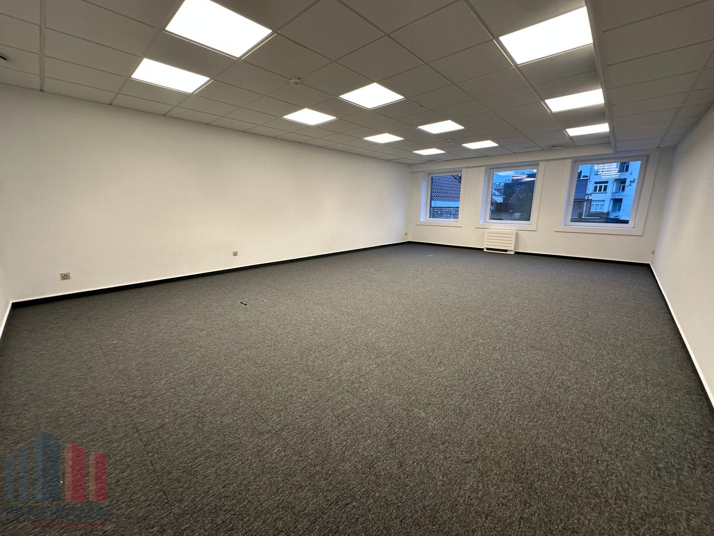 Stijlvolle kantoorruimte te huur in hartje Kortrijk - photo 2