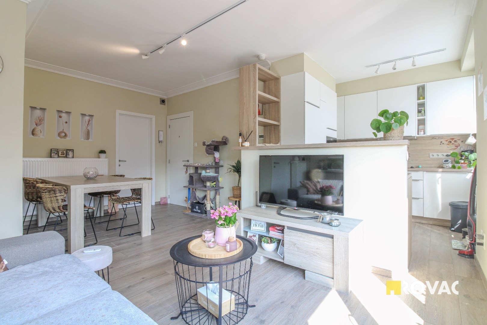 Volledig gerenoveerd en gemeubeld appartement met garage! - foto 5