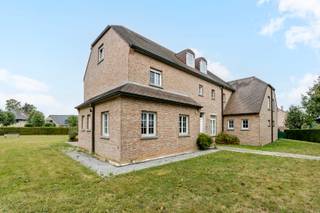 Te koop: ruime open bebouwing in Sterrebeek, gelegen in een rustige woonwijk nabij de golf van Sterrebeek en het openbaar vervoer.Deze woning uit...