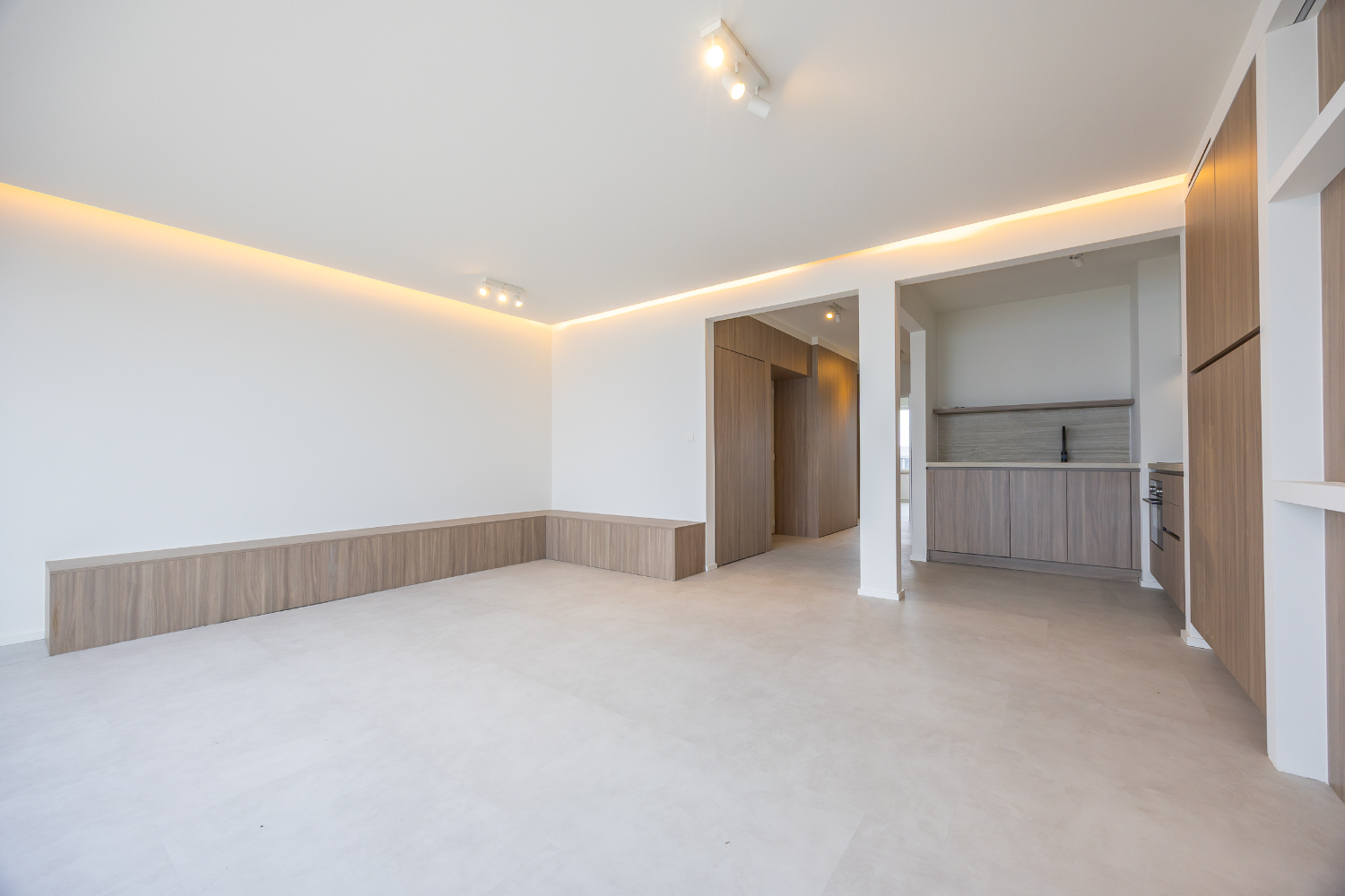 Gerenoveerd 2-slaapkamerappartement met frontaal zeezicht - foto 5