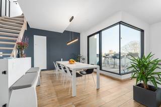 Te koop: ruim appartement in het hart van Dendermonde, op wandelafstand van winkels, scholen, openbaar vervoer en het park. Dit volledig gerenoveerde...