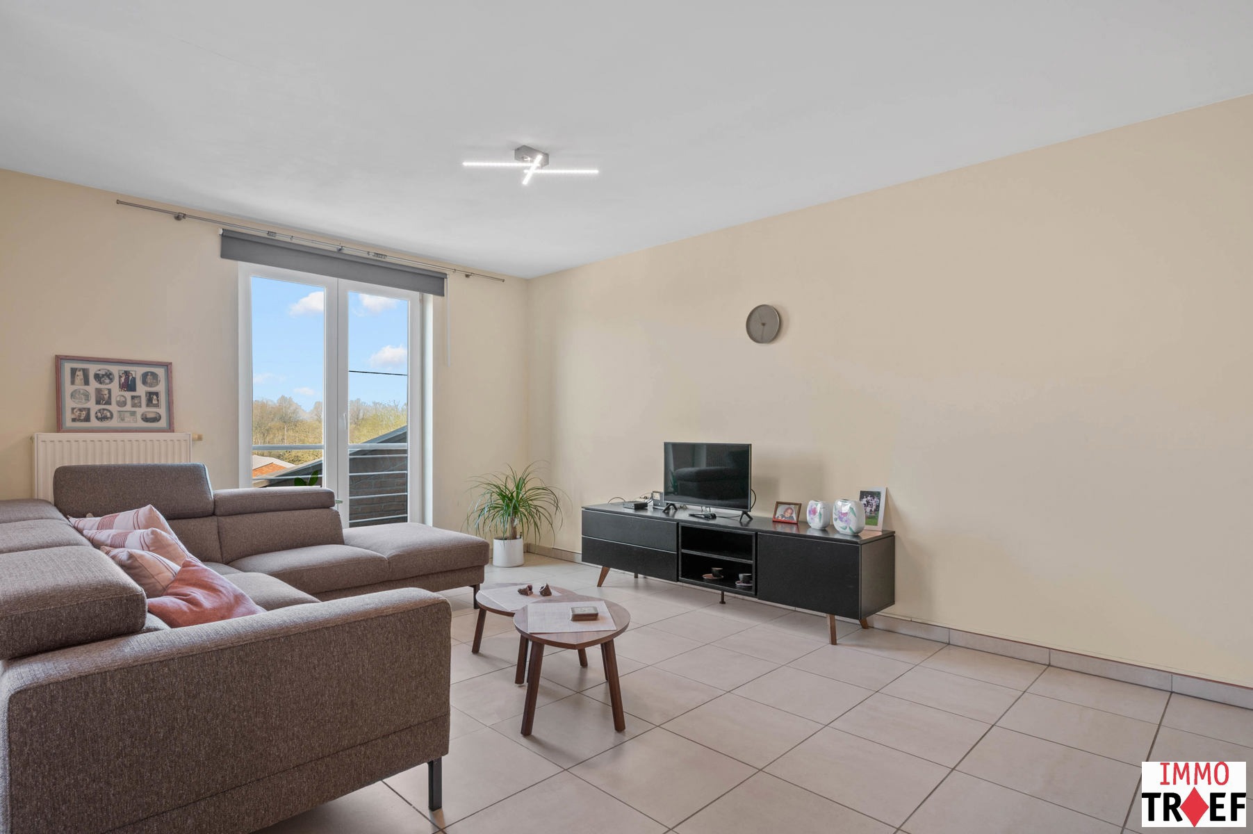 Lichtrijk en ruim appartement met garagebox in centrum Lebbeke - foto 4