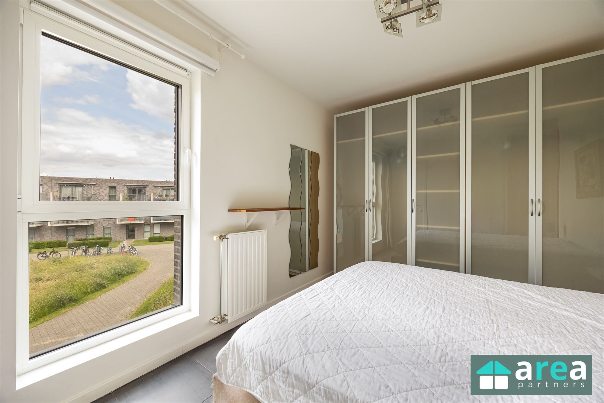 Instapklaar appartement met 2 slpk. én terras! - foto 5