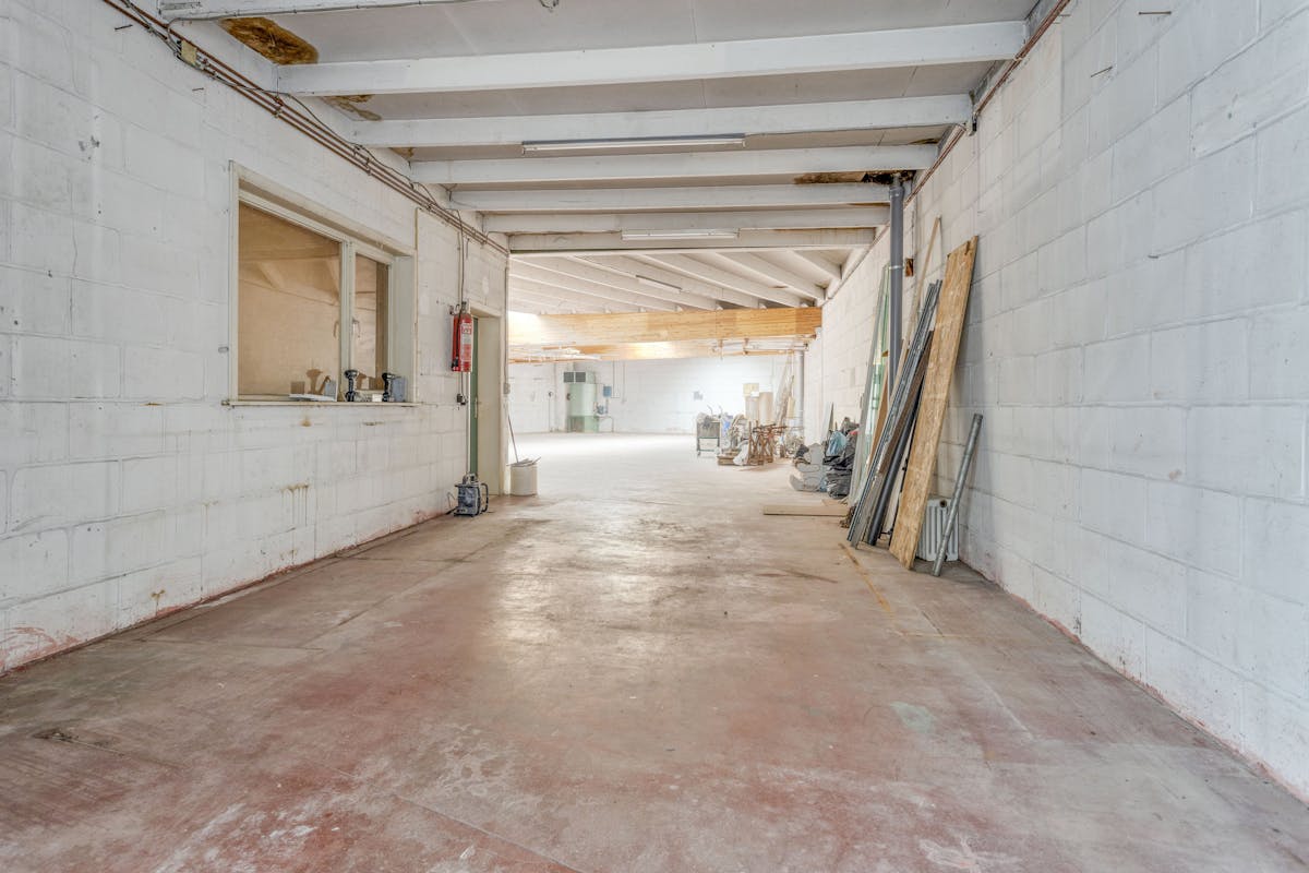 Entrepôt spacieux avec bureaux à louer à Loppem - photo 5