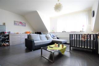 Instapklaar recent appartement Rustig gelegen appartement (achterzijde gebouw) in recente residentie aan Schelde.Indeling: inkom, living met open...