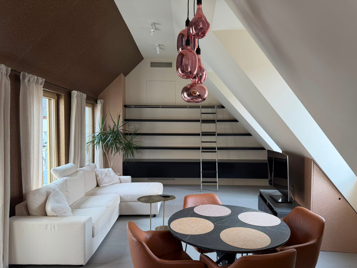 Appartement te koop in Antwerpen met 2 slaapkamers - foto 2