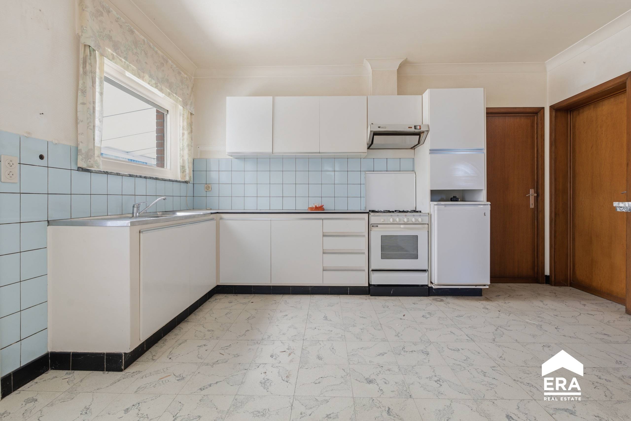 LANDELIJKE, GOED GEÏSOLEERDE WONING MET TUIN TE ICHTEGEM - foto 5