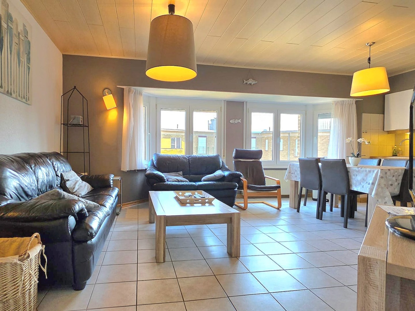 RUIM APPARTEMENT MET 2 SLAAPKAMERS + 2 BADKAMERS + 2 WC'S GELEGEN OP 75 METER VAN HET STRAND TE DE PANNE - foto 4