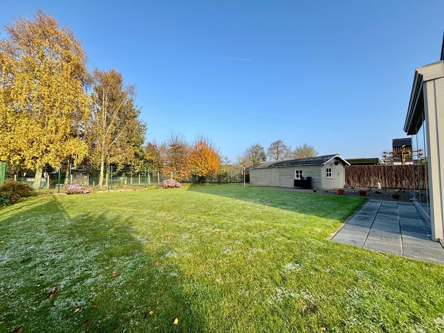 ALLEENSTAANDE VILLA OP 700M² IN EEN RUSTIGE WIJK MET 4SLPKS, GARAGE VOOR 2 WAGENS EN RUIME TUIN - foto 5