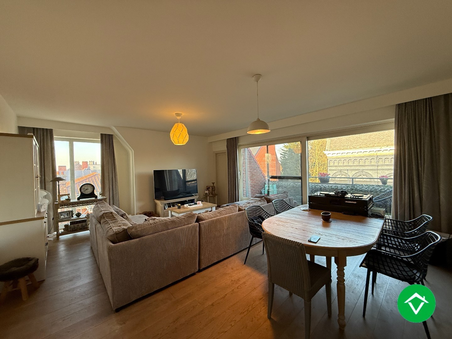 Ruim, gezellig dakappartement met 3 slaapkamers in centrum Roeselare - foto 3