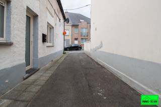 +++ Stationsstraat 310/310A - Liedekerke +++Gelegen op een centrale locatie, vlakbij het bruisende centrum van Liedekerke en op wandelafstand van het...