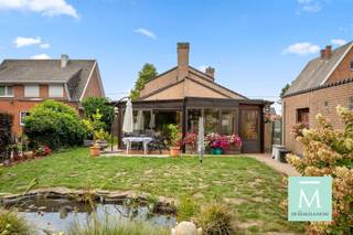 Uitstekend gelegen woning met 3 slaapkamers te St-Katelijne-WaverIn een bijzonder rustige straat, vlakbij de R6 en de invalswegen rond Mechelen,...