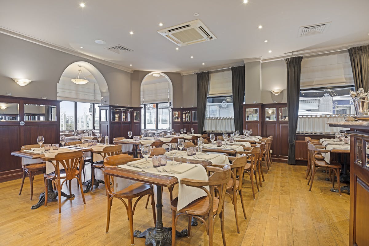 Opbrengsteigendom bestaande uit restaurant en 3 appartementen - foto 3