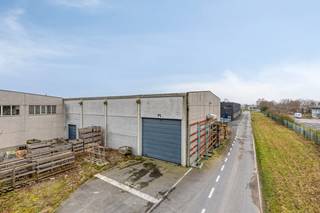 Logistiek magazijnruimte met een oppervlakte van ca. 1.620 m², gelegen in de industriezone Herdersbrug.Voorzieningen:- Vrije hoogte: ca. 6.6m-...