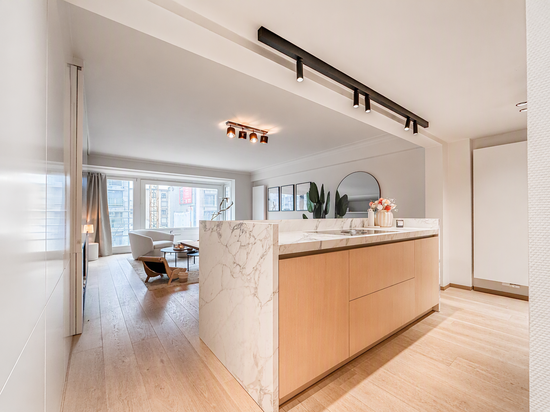 Prachtig en ruim gerenoveerd 2SLK-appartement in de Lippenslaan - foto 4