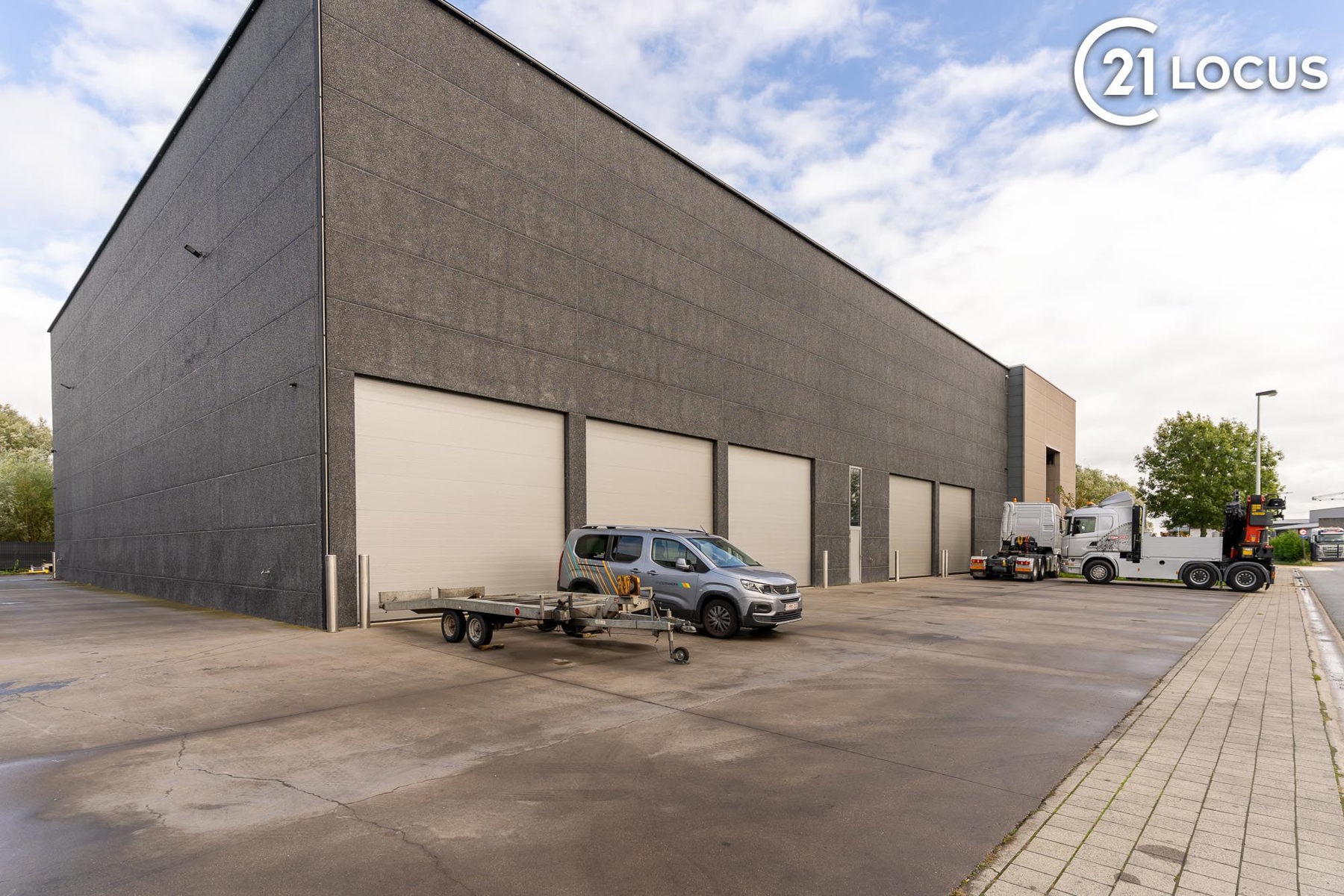 Ruim Magazijn/opslagplaats (850 m²) te Huur in Beveren - foto 3