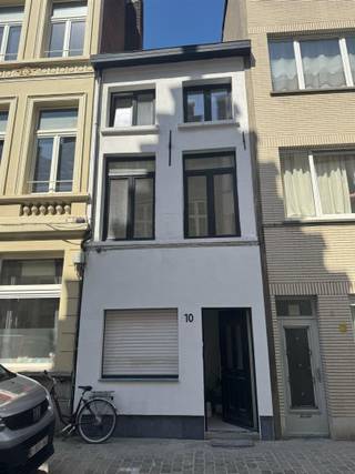 In het Antwerpse historisch centrum, aan de bruisende Universiteit ligt deze volledige (2025) renovatie. Of u het als eigen bewoning gebruikt, om...
