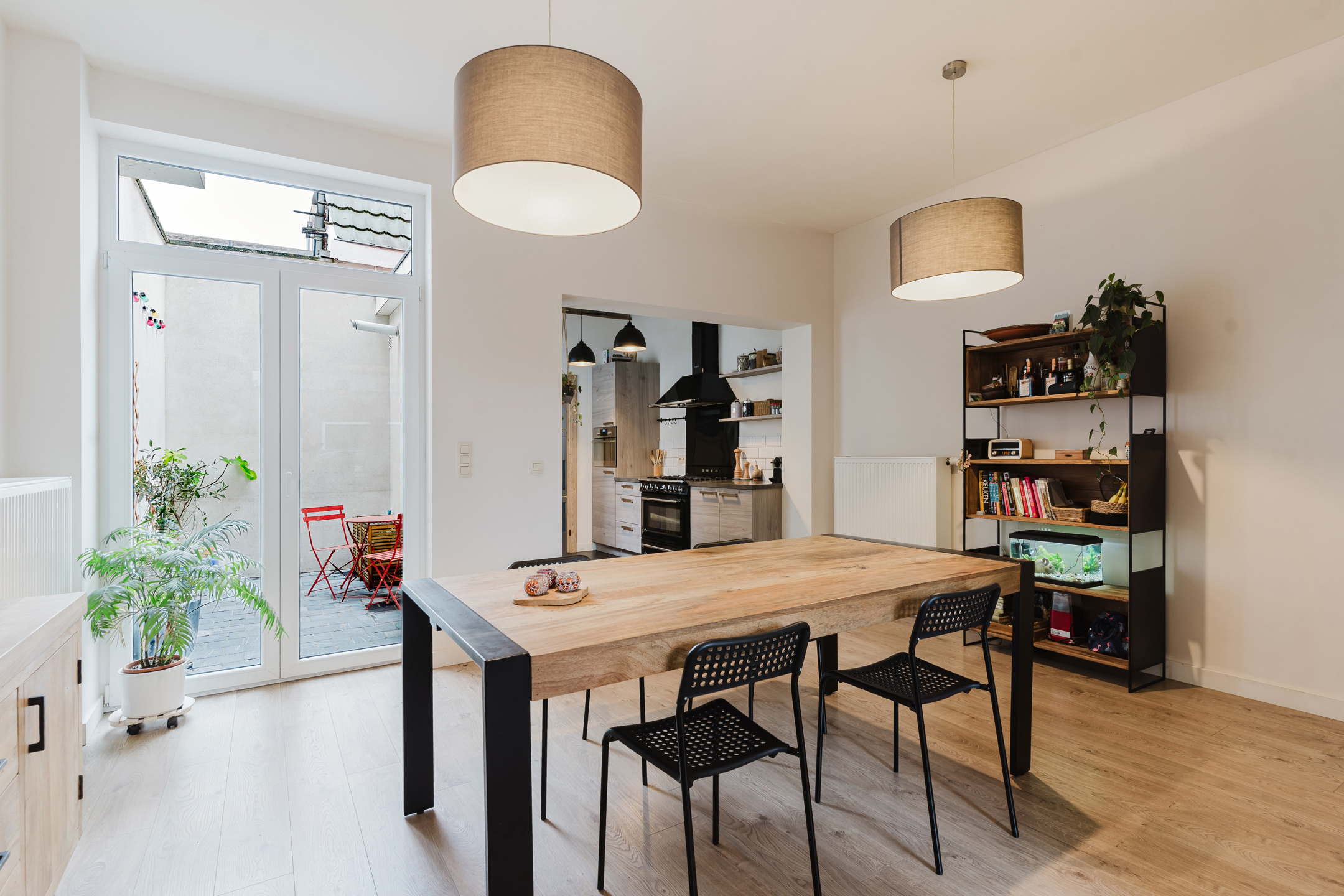 Charmante instapklare woning met 3 slpk in Sint-Amandsberg - foto 1