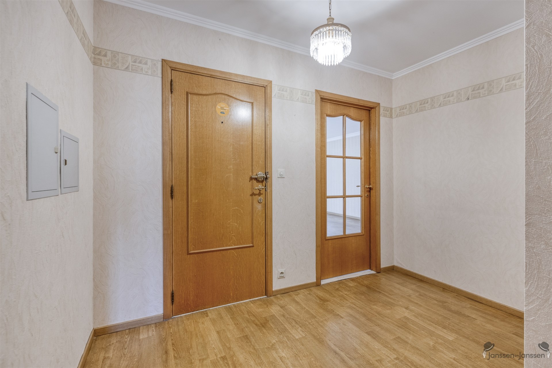 Lichtrijk 2-slaapkamerappartement met garagebox in het hart van Leopoldsburg! - foto 5