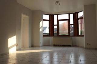 🏢 Immeuble de rapport à vendre – Jambes (5100): Situé à la rue Chambètre 46 à Jambes, cet immeuble de rapport représente une belle...