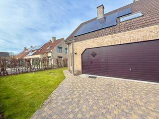 MAIL NAAR CHADIA@WIJSVASTGOED.BE VOOR EEN BEZOEKAANVRAAG - TELEFONISCH WORDEN ER GEEN BEZOEKEN INGEPLAND!Deze instapklare woning is ideaal gelegen in...