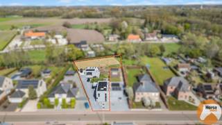LAAKDAL - Prachtige moderne BEN-woning met hoogwaardige afwerking, bijgebouw en paardenfaciliteit op bijna 25 are.Op een centrale en vlot bereikbare...