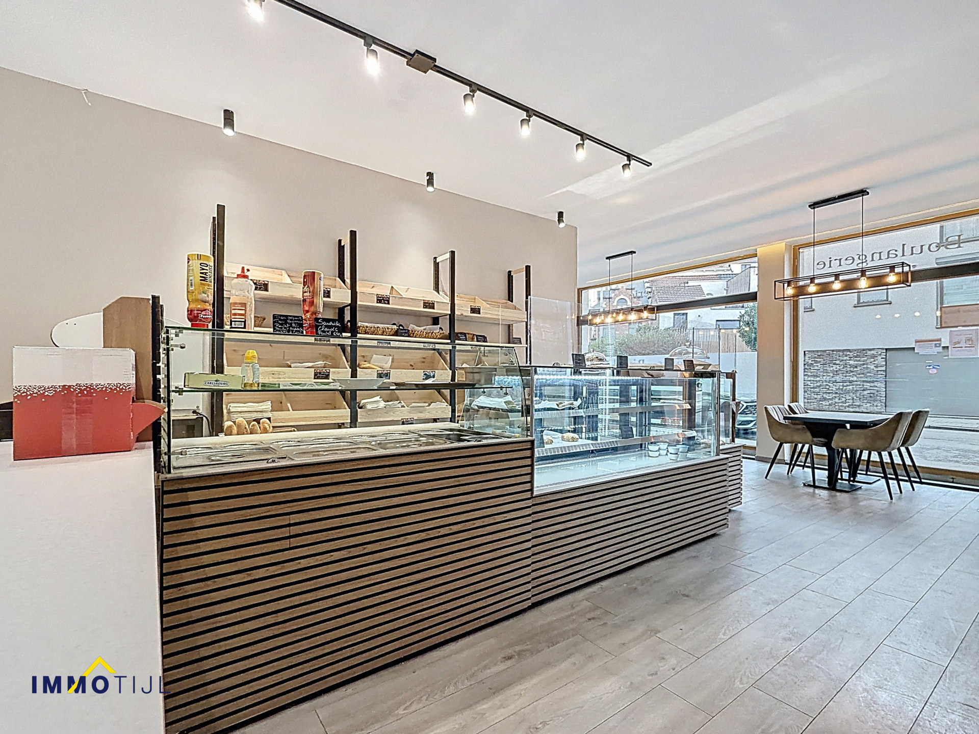 Prachtig handelsgelijkvloers te Laken! - foto 5