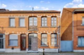 Deze charmante rijwoning, gelegen in het hart van de Klinge, biedt met een bewoonbare oppervlakte van 144 m² een ideale leefruimte voor wie op zoek...