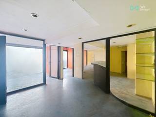 TE KOOP – COMMERCIËLE / KANTOORRUIMTE TE RENOVEREN | HALLEPOORT – SINT-GILLIS📍 Adres : Vorstesteenweg 40-42 – 1060 Sint-GillisIdeaal gelegen op...