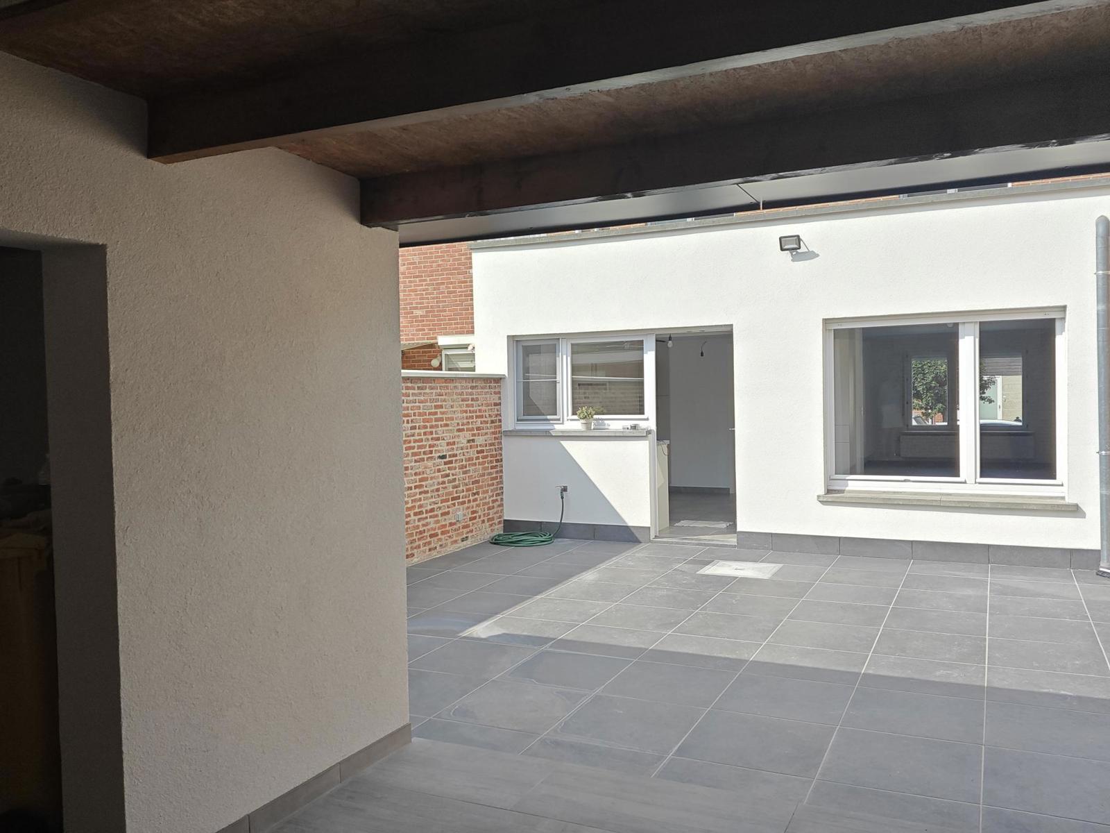 Pas gerenoveerde instapklare woning met ruim terras! - foto 2