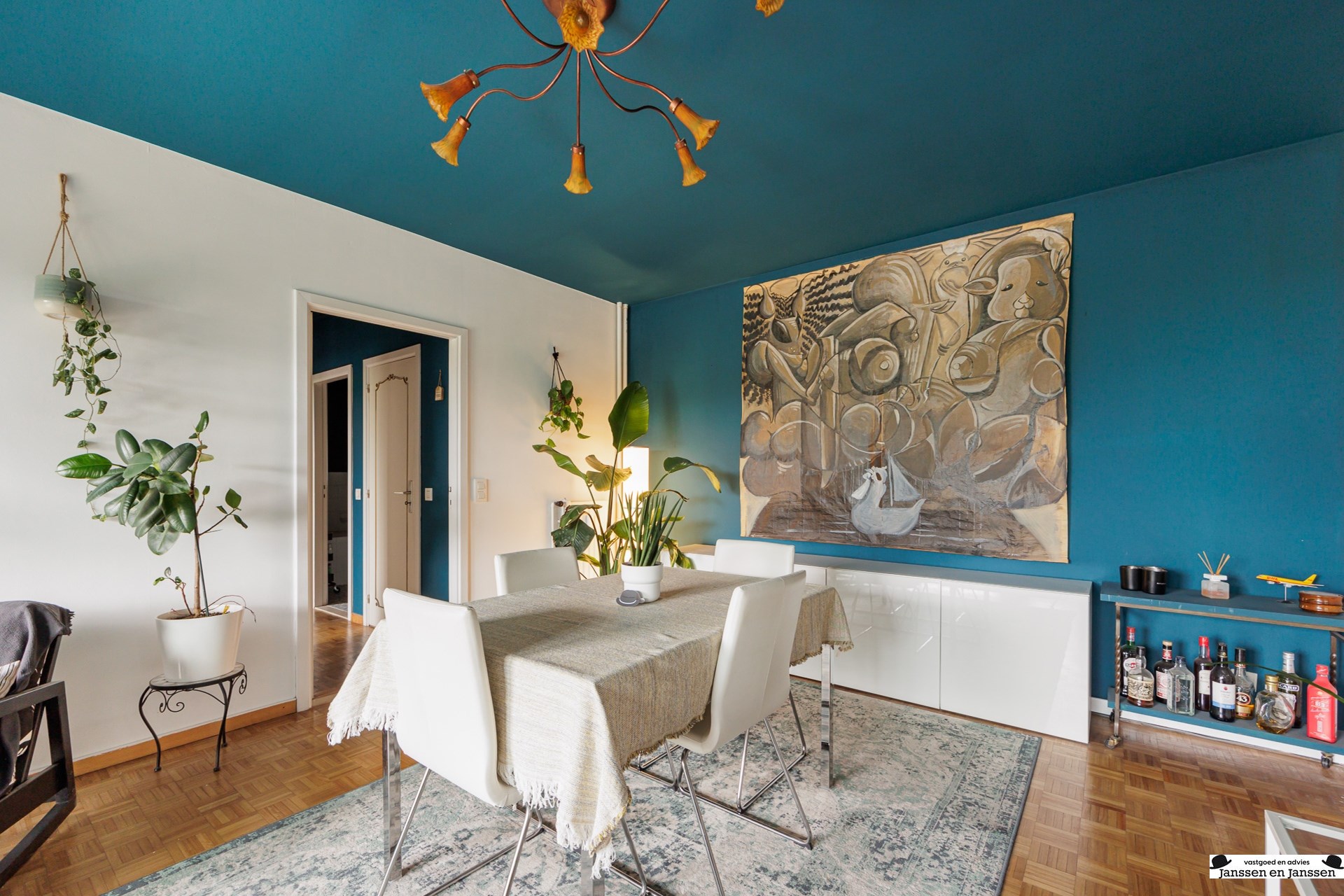 Ruim twee slaapkamer-appartement met panoramisch uitzicht! - foto 4