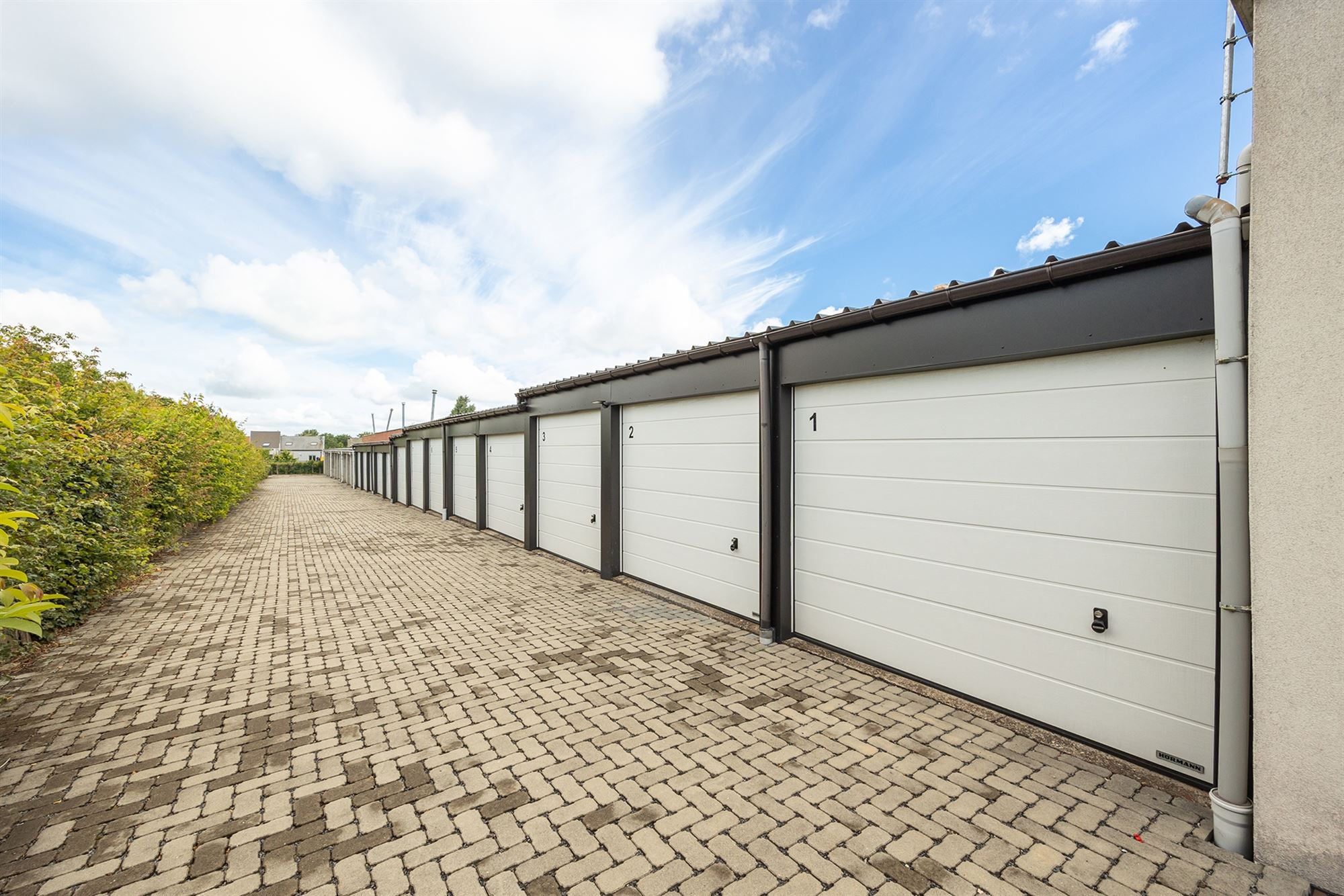 6 verhuurde garages – investering nabij Brussel - foto 4