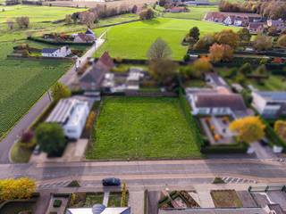 LIGGING:Prachtig perceel bouwgrond voor open bebouwing op een toplocatie in Waregem.Deze bouwgrond van ca. 665 m² bevindt zich in de Hoogmolenstraat...