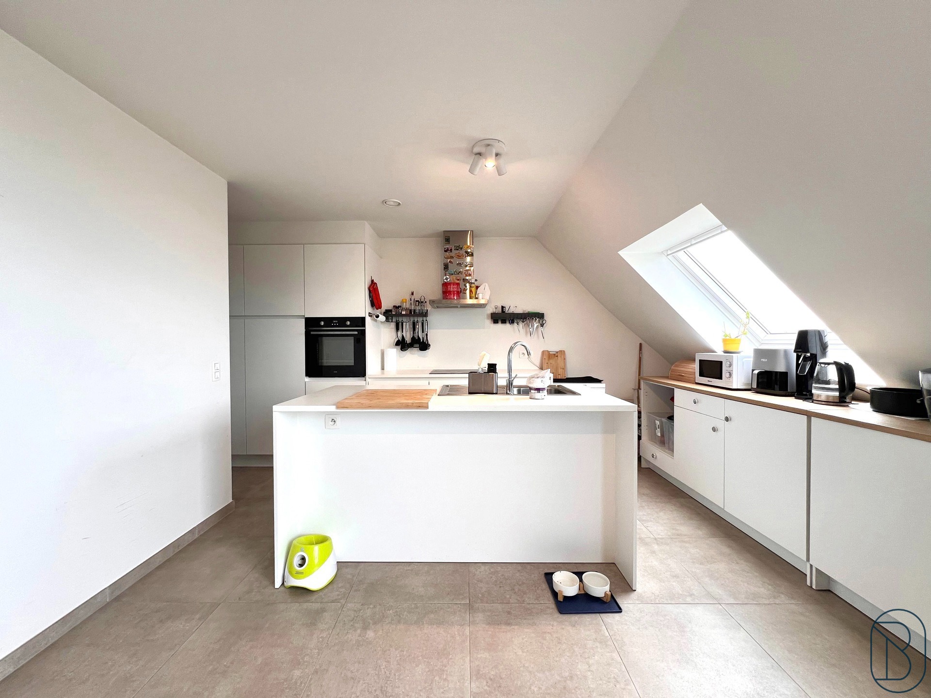 Leuk recente penthouse met terras en 2 SLK! - foto 5