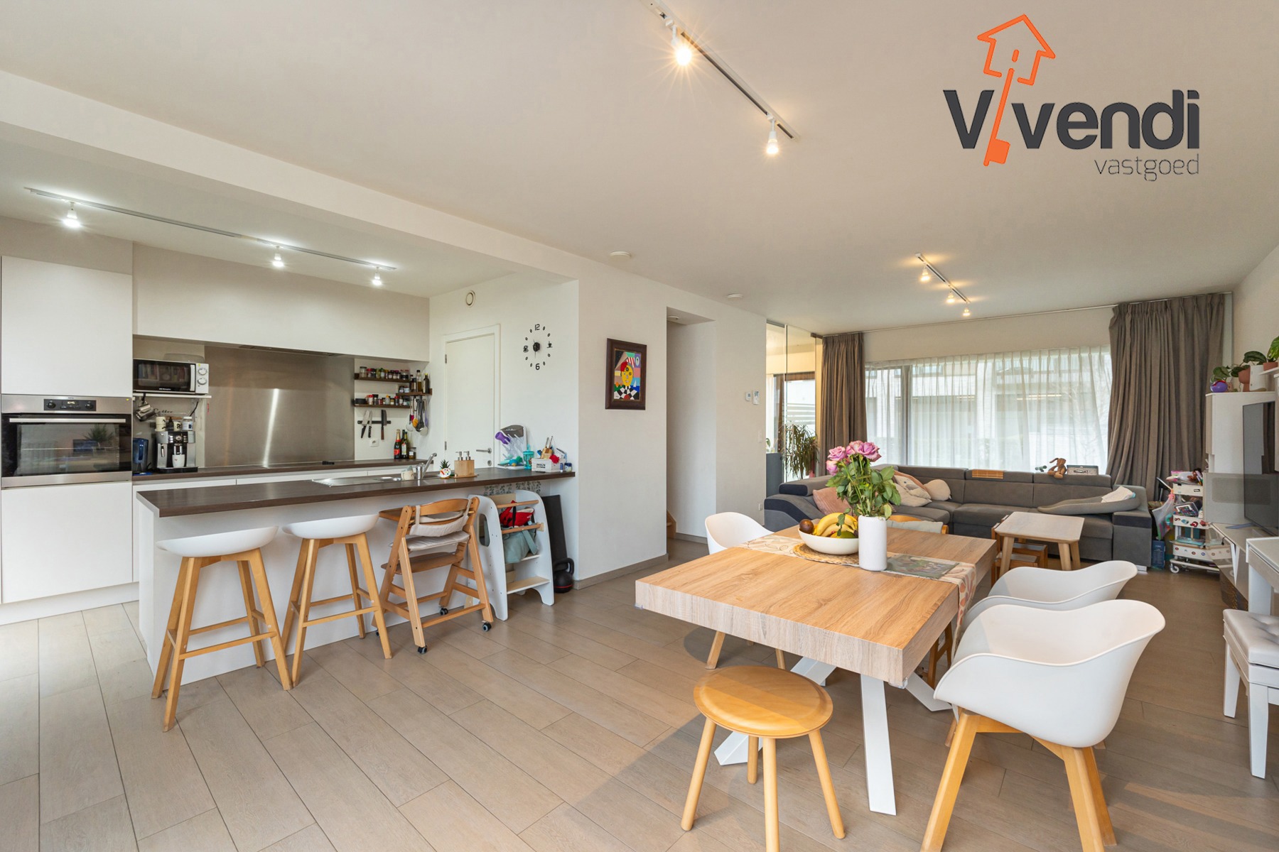 Recente 3 slpk woning met inpandige garage voor 2 auto's. - foto 3