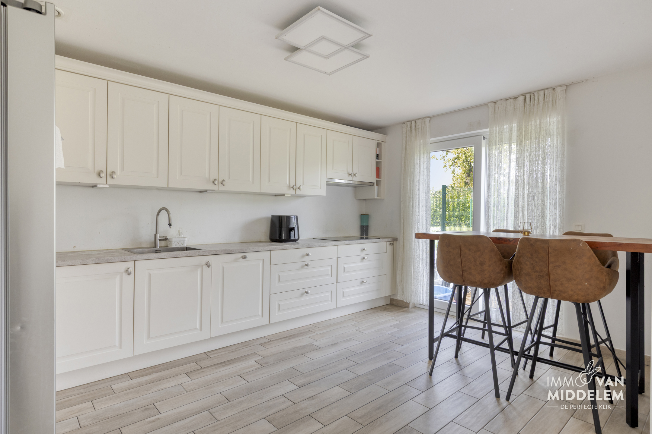 INSTAPKLARE ENERGIEZUINIGE WONING MET 4 SLPK, GARAGE EN TUIN - foto 5