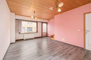 LiggingDeze charmante halfopen woning in de Staakstraat 150 in Assenede combineert een aangename woonomgeving met een bijzonder vlotte...