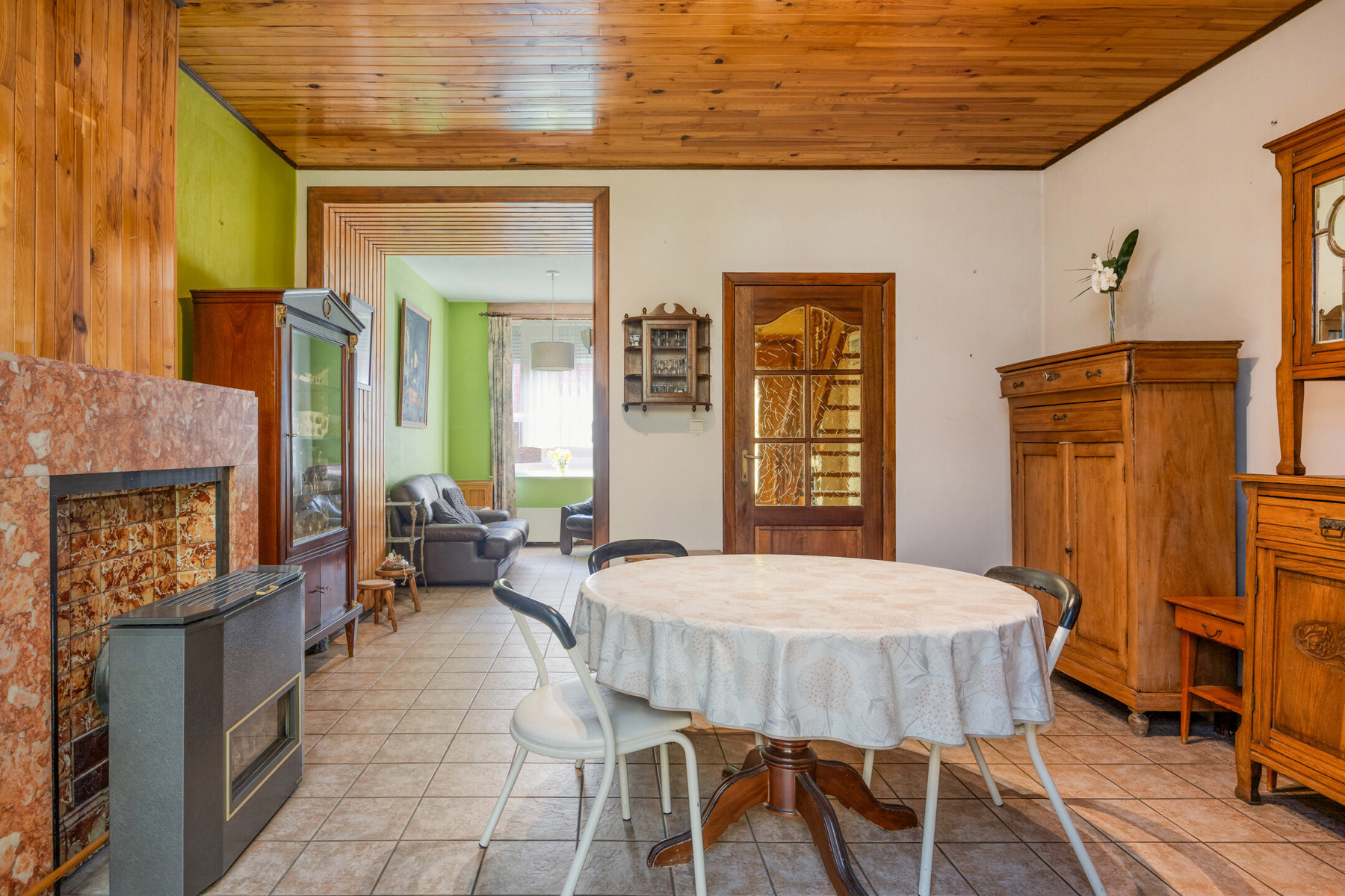 TE KOOP - gesloten bebouwing met 2 slaapkamers en tuin - foto 4