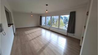 Instapklaar & comfortabel 2-slaapkamerappartement op een uitstekende ligging in het centrum van Torhout met een mooi zicht op de Burg.Ideaal gelegen...