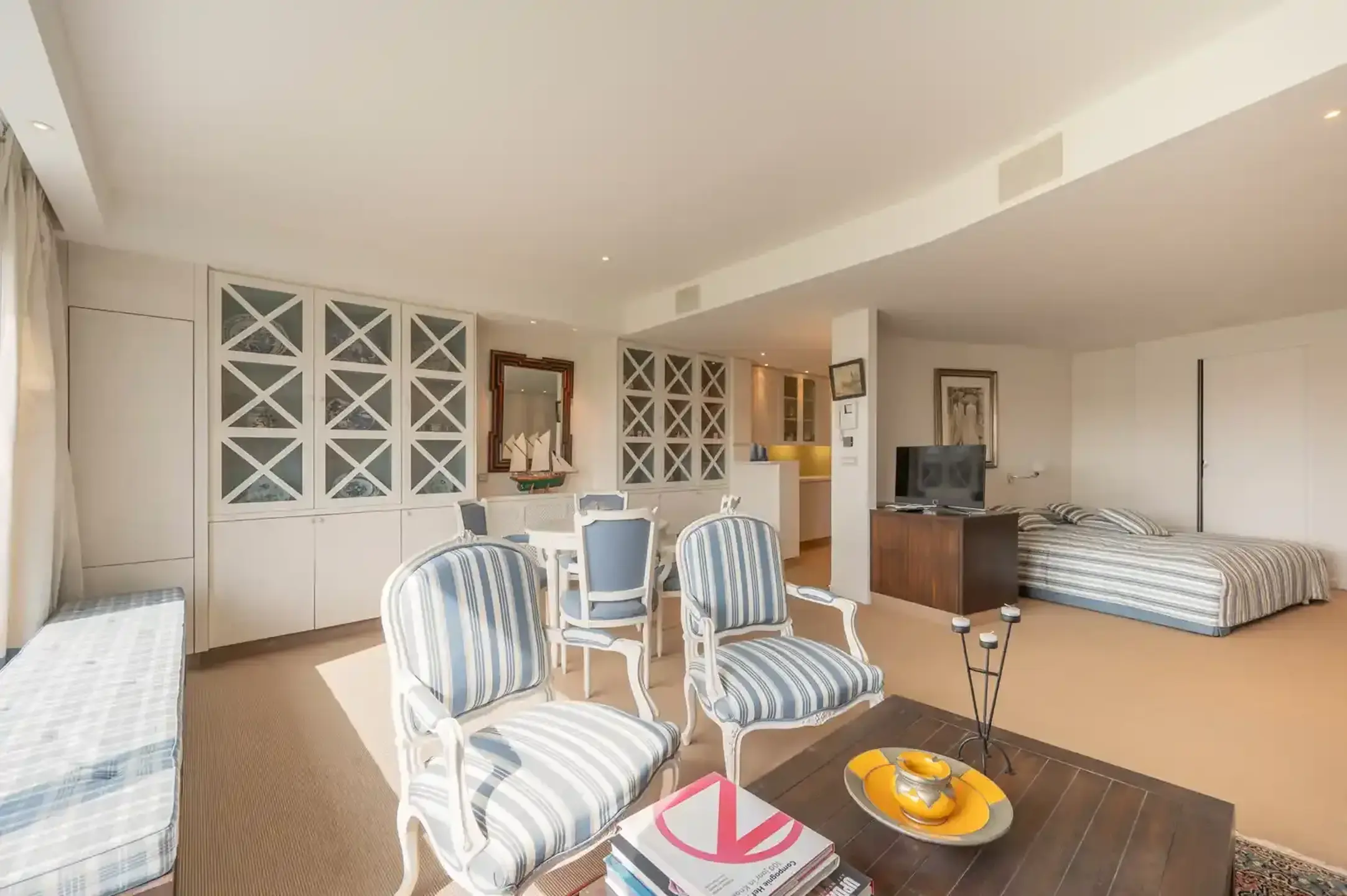 Zuidgelegen ruime studio met garage, terras wandelijk Zoute - foto 4