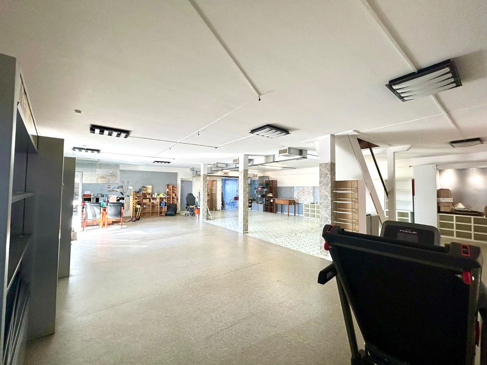 Praktisch magazijn op een uitstekend bereikbare locatie - foto 5