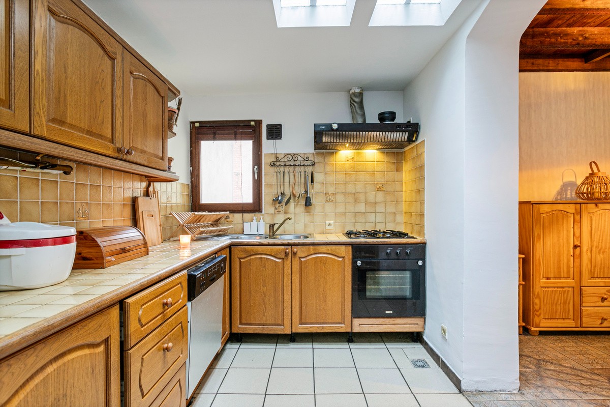 Charming and quietly located semi-detached house with garden - photo 5